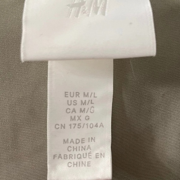 H&M Quilted Oversized Vest Blogger Favorite - Picture 5 of 17